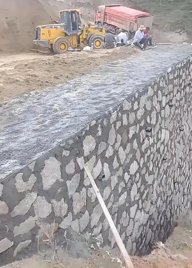 保定满城县边坡加固